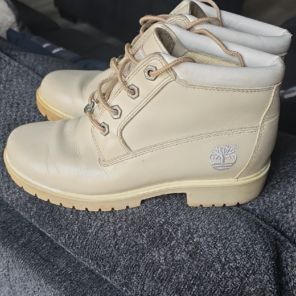 👢 Timberland Cream Leather Ankle Boots – Women’s Size 7.5M